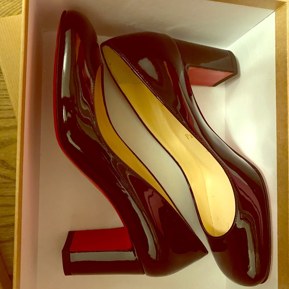 Christian Louboutin black patent heels - 35